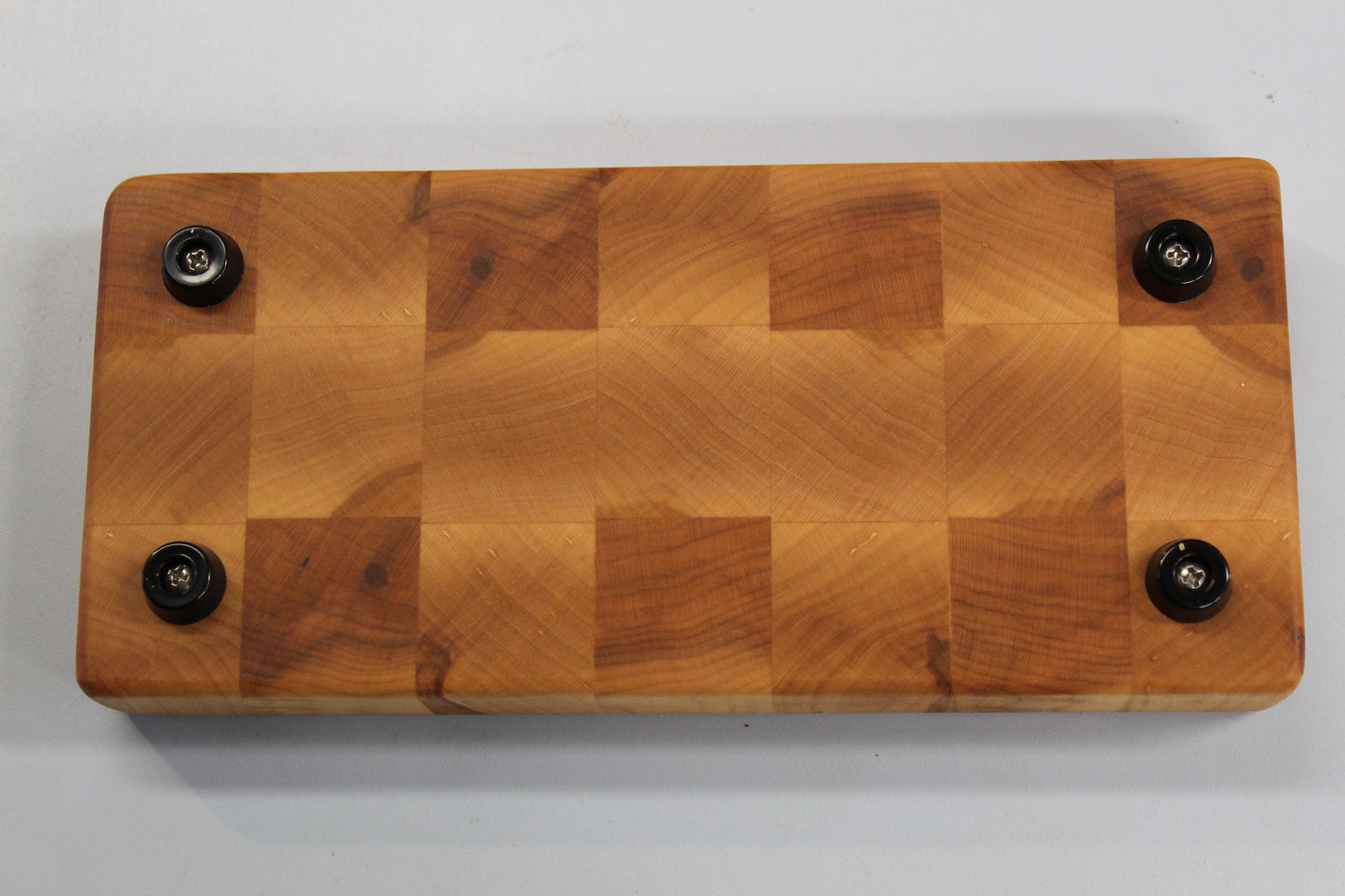 Hard Maple End Grain Cutting Board with Rubber Feet