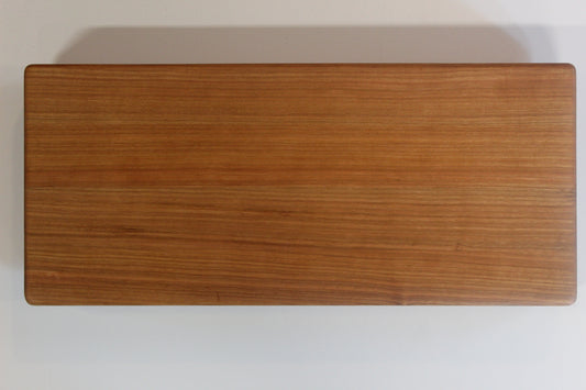 Edge Grain Hard Maple Cutting Board With Rubber Feet